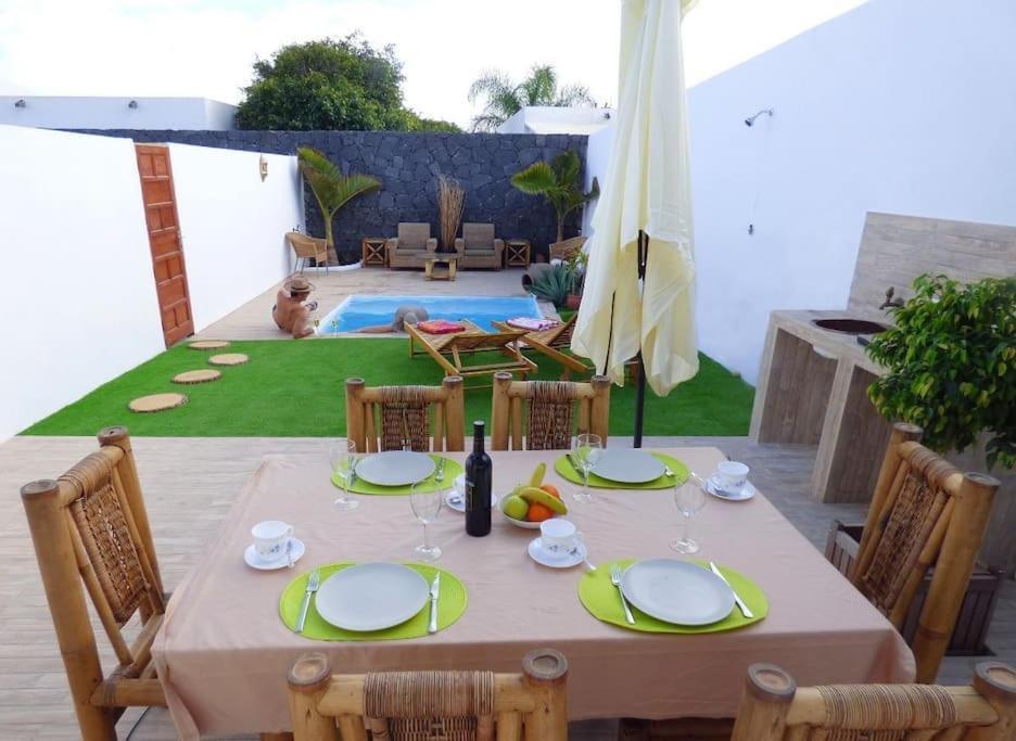 Villa La Isla By Rentaholidayslanzarote Playa Blanca  Exterior foto